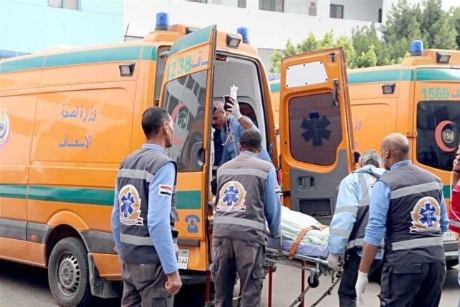 إصابة 17 عاملا في حادث انقلاب «ربع نقل» أمام مدخل العاصمة الإدارية الجديدة