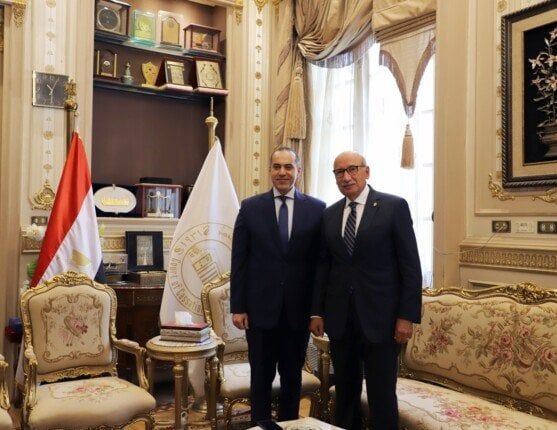 وزير المجالس النيابية يهنئ رئيس محكمة النقض بمنصبه الجديد