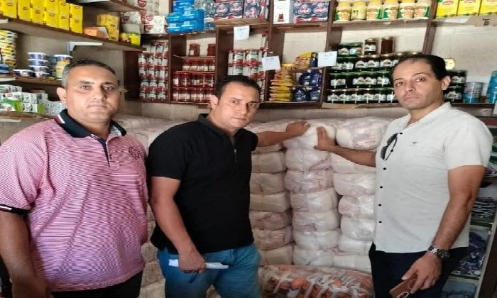 قبل تهريبها للسوق السوداء.. ضبط 1.3طن سلع تموينية مُدعمة في حملة لتموين دمنهور