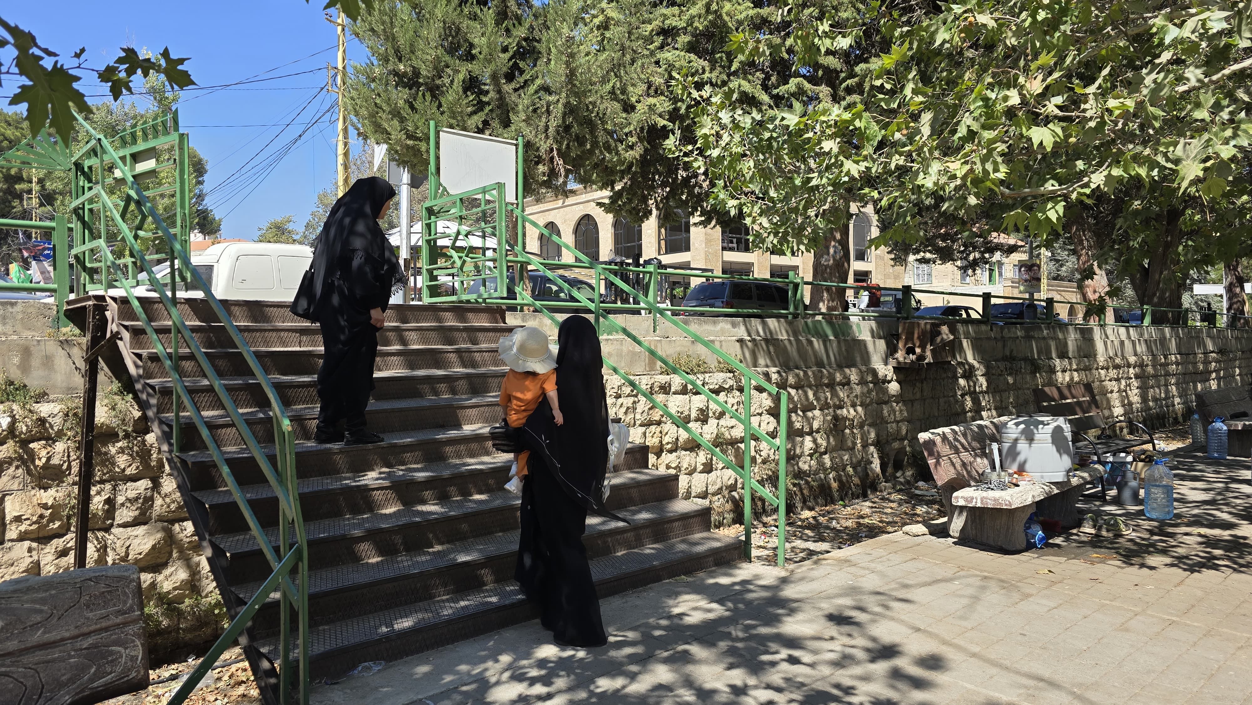 رواد مرجة رأس العين (لينا اسماعيل).