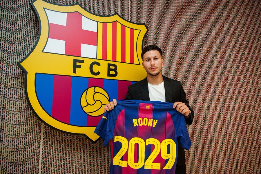 برشلونة يعلن تعاقده مع موهبة منحدرة من الكويت