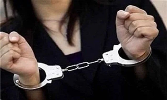 «غفّلت صاحب المحل».. ضبط متهمة بـ سرقة مشغولات ذهبية في الجيزة