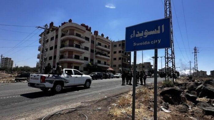 عاجل.. الاحتلال الإسرائيلي يستهدف مواقع انتشار القوات الأمنية والعسكرية في السويداء