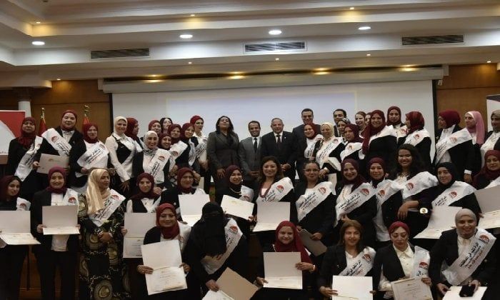 محافظ بورسعيد يشهد حفل تخريج الدفعة الثالثة من برنامج «المرأة تقود»