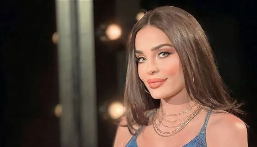 وصية أخيرة وهلع.. فنانة لبنانية تعيش حالة رعب على متن طائرة
