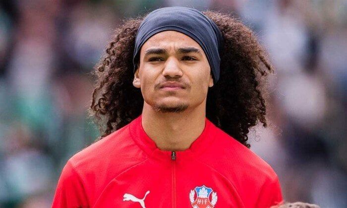 الفلسطيني آدم الكايد يصل القاهرة للانضمام للزمالك