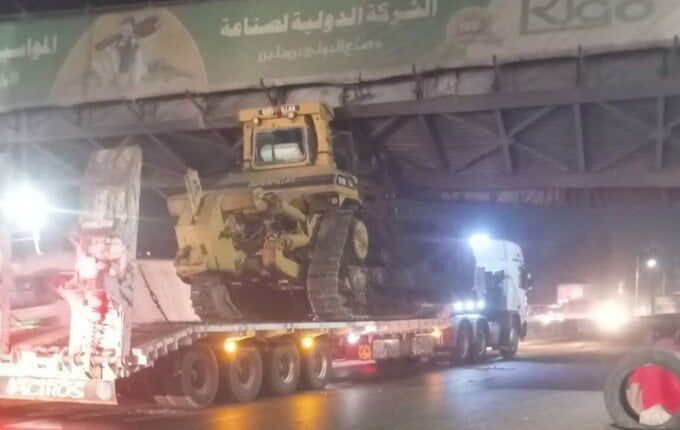 انهيار جزئي لكوبري مشاة بطوخ إثر اصطدام شاحنة ثقيلة