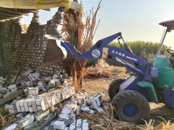 إزالة ٣٨ حالة تعد على الأراضي أملاك الدولة والزراعية في الجيزة