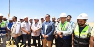 وزير الإسكان يتفقد محاور الطرق ومحطة تنقية مياه الشرب الجديدة بمدينة السادات - ايجي سبورت
