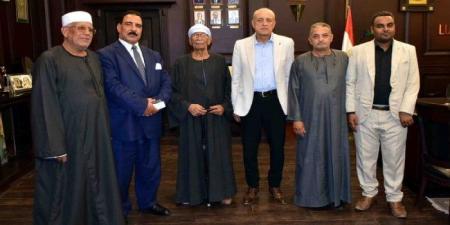 محافظ الأقصر يستقبل وفدًا من أهالي الشيخ عامر.. ويؤكد: «الصرف الصحي أولوية للتنمية» - ايجي سبورت