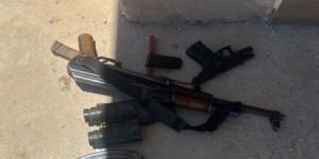 عملية نوعية في الرويشد: القبض على مطلوب خطير متورط بتهريب المخدرات عبر “المناطيد” وضبط أسلحة - ايجي سبورت