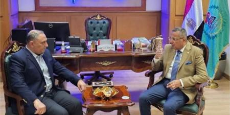 محافظ جنوب سيناء يبحث تعظيم الإستفادة من أراضي الدولة - ايجي سبورت