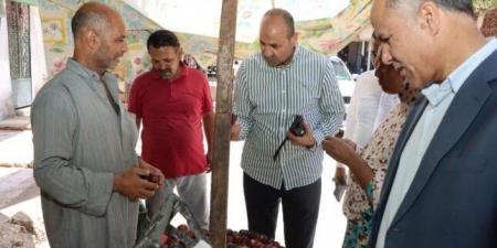 لمتابعة الأسعار.. سكرتير مساعد بني سويف يتفقد أسواق اليوم الواحد - ايجي سبورت