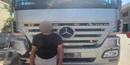 ضبط سائق النقل المتهم بالاصطدام بتاكسى وتحطيمه بالإسكندرية  - ايجي سبورت