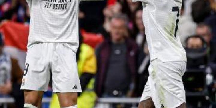 كيليان مبابي يهنئ فينيسيوس جونيور بعيد ميلاده الـ25 - ايجي سبورت
