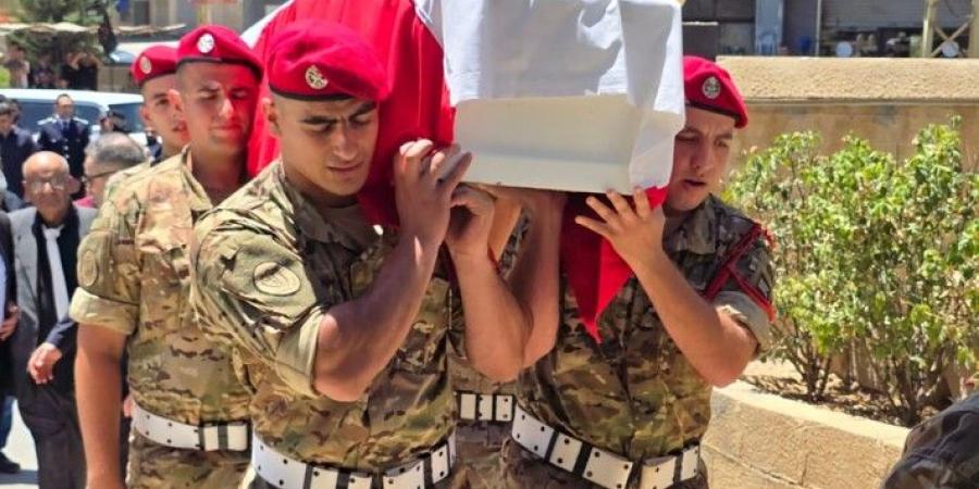 قيادة الجيش شيّعت العميد الراحل بشير طليس في بلدة بريتال - ايجي سبورت