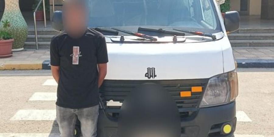 ضبط سائق ميكروباص لسيره عكس الإتجاه بأحد الطرق فى الشرقية - ايجي سبورت