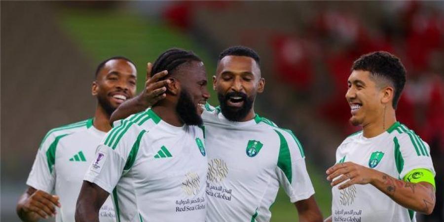 الأهلي يسعى لتجديد عقد مدافع الفريق - ايجي سبورت