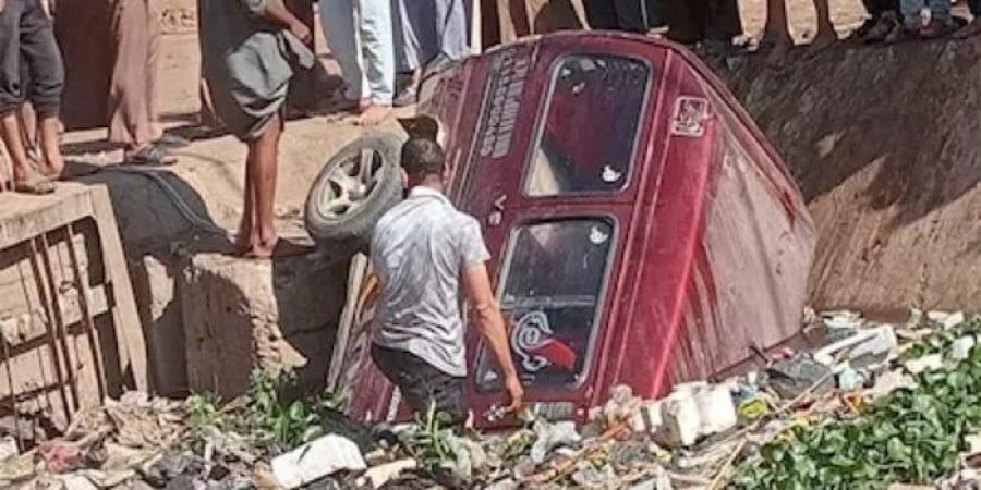 سقوط سيارة في ترعة بلمشط بالمنوفية - ايجي سبورت