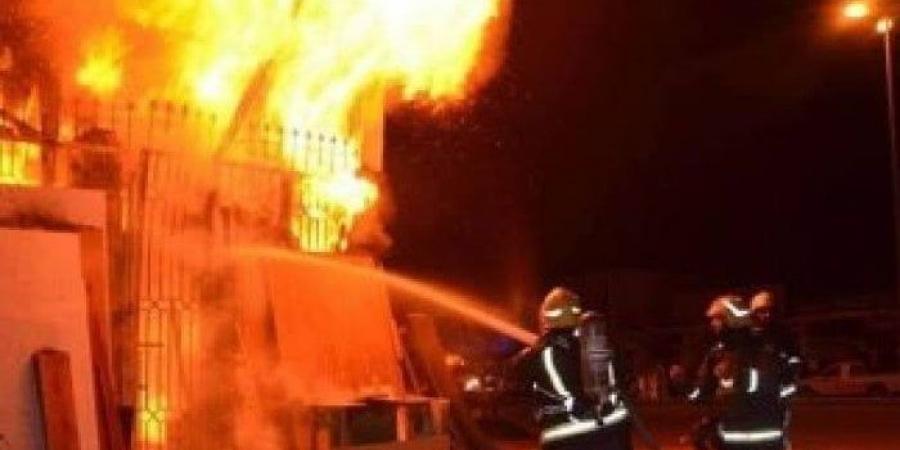 حريق يلتهم محلين في سوق بدر النموذجي.. وسيارات الإطفاء تحاصر ألسنة اللهب - ايجي سبورت