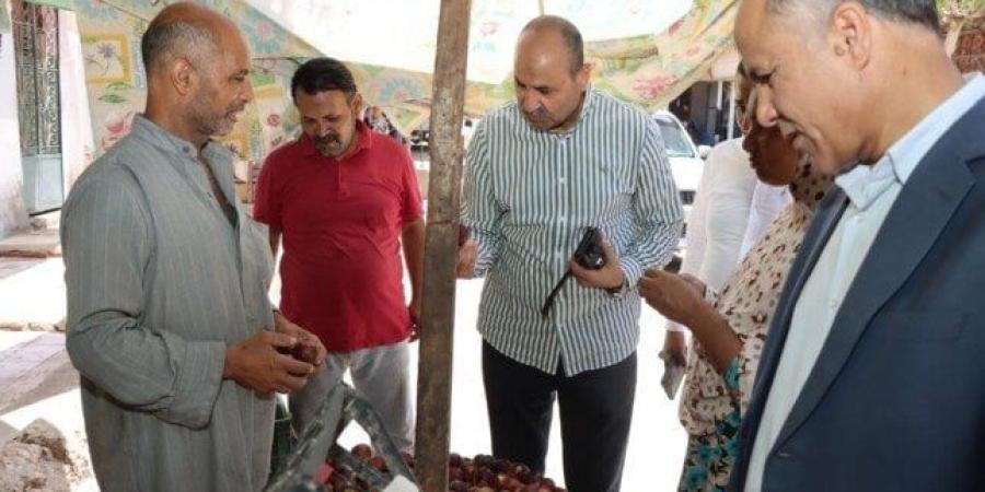 لمتابعة الأسعار.. سكرتير مساعد بني سويف يتفقد أسواق اليوم الواحد - ايجي سبورت
