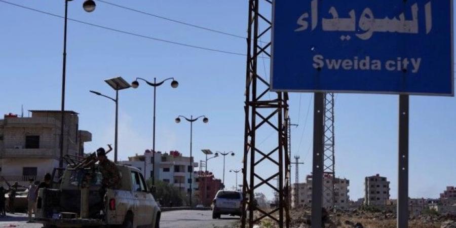 "أ.ف.ب" عن مصادر: اشتباكات بين عشائر ومقاتلين دروز في محيط السويداء - ايجي سبورت