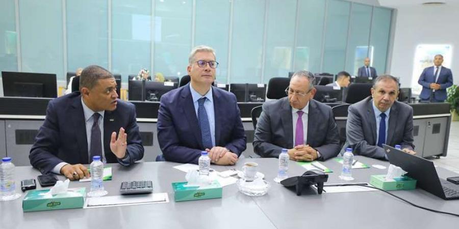 وزير البترول يتابع من مركز التحكم ضخ الغاز لمحطات الكهرباء والصناعة - ايجي سبورت