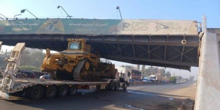 أول رد رسمي من «النقل» بشأن انهيار كوبري على طريق بنها القاهرة «صور» - ايجي سبورت