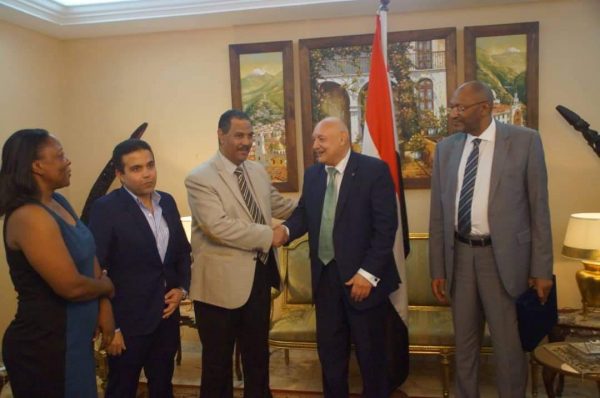 السفارة تقيم حفل عشاء للإسماعيلي بالكاميرون في وجود سفير مصر (صور)
