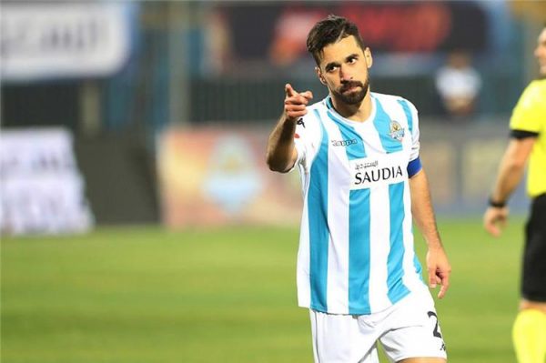 عبد الله السعيد يغيب عن مباراة الأهلي وبيراميدز بسبب الإنذار الثالث