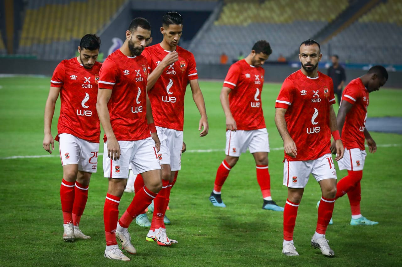 التشكيل الرسمي لمباراة الأهلي وغزل المحلة في الدوري المصري